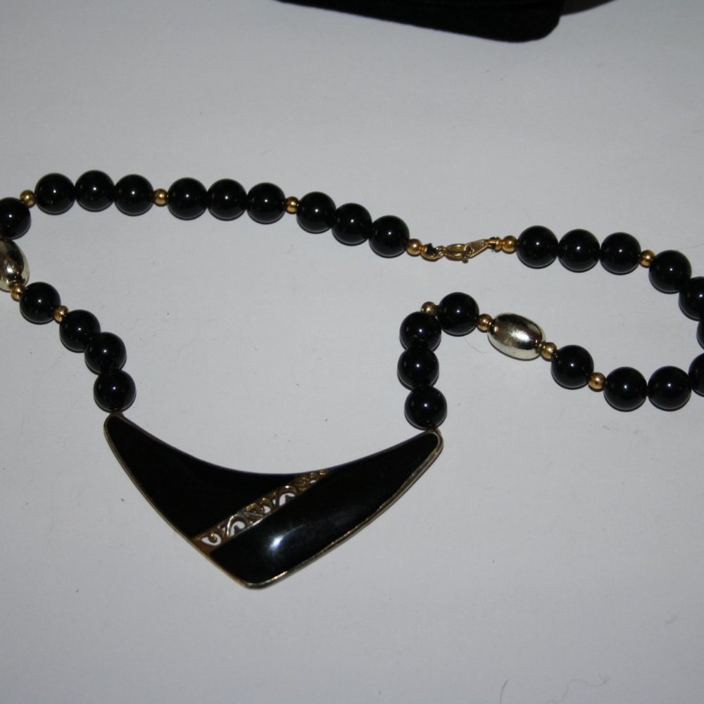 🖤🌟 Vintage Gold & Black Beaded Necklace · 18" 🌟🖤